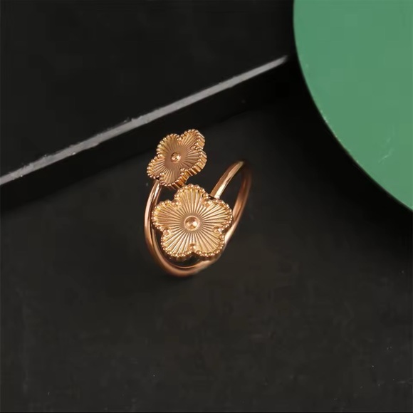 Chic Gold Floral Double Flower Ring - Picture 5 of 7